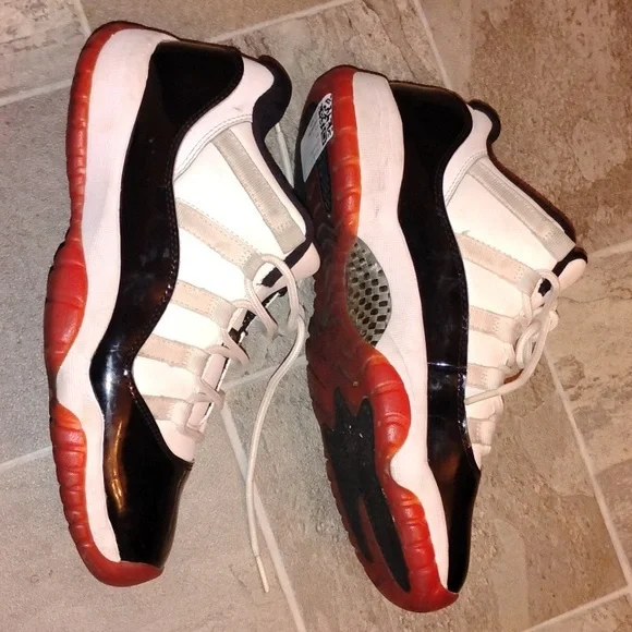 Jordan 11 Retro Low Sz 7Y Concord Bred (GS) $130 OBO - Picture 3 of 4